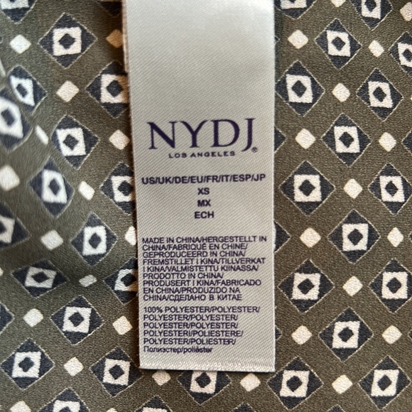 NYDJ BLOUSE SIZE XS - Picture 8 of 8